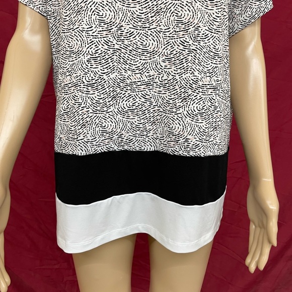 Ivanka Trump Black and White Block Scallop Print Gold Bar Blouse size XL - Picture 3 of 7